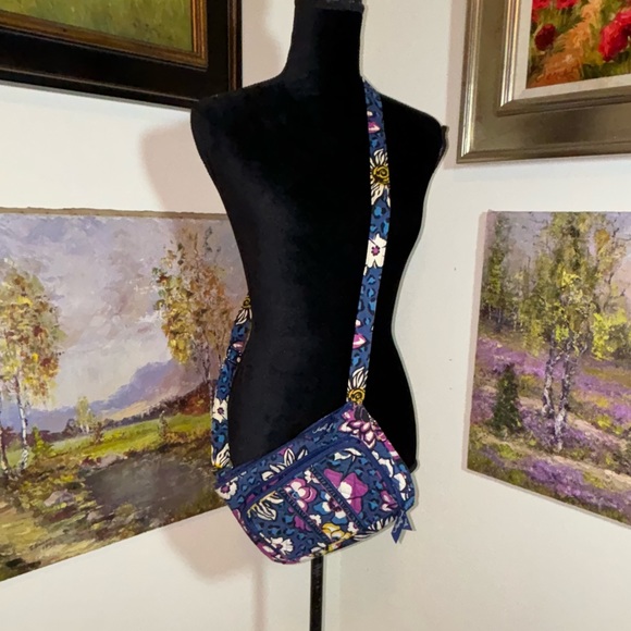 Vera Bradley Handbags - VERA BRADLEY crossbody bag